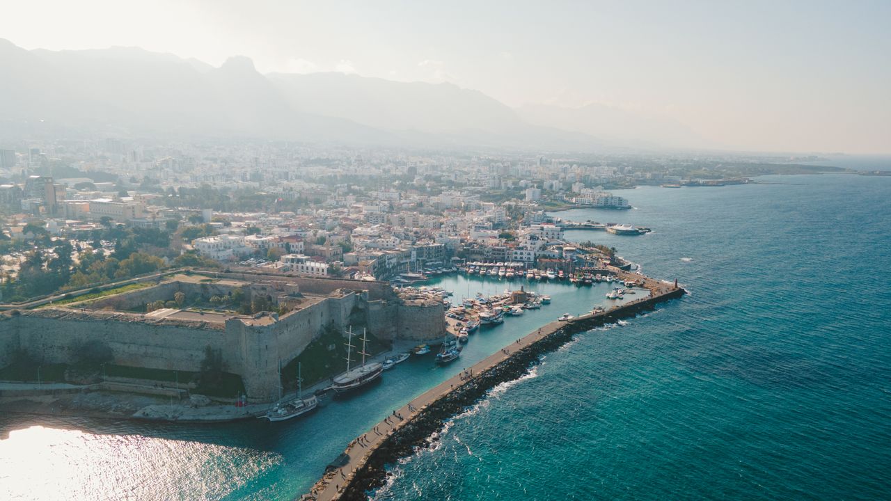 Cyprus Forex License vs FCA: Which Is Best for Brokers?
